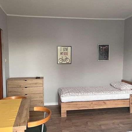 Pokoje Goscinne Halina Leba Exterior foto