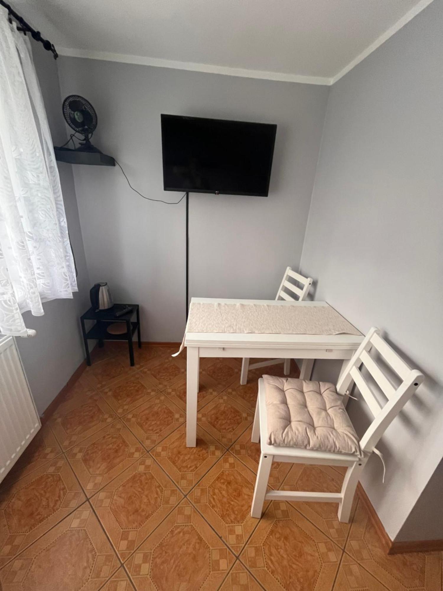 Pokoje Goscinne Halina Leba Exterior foto