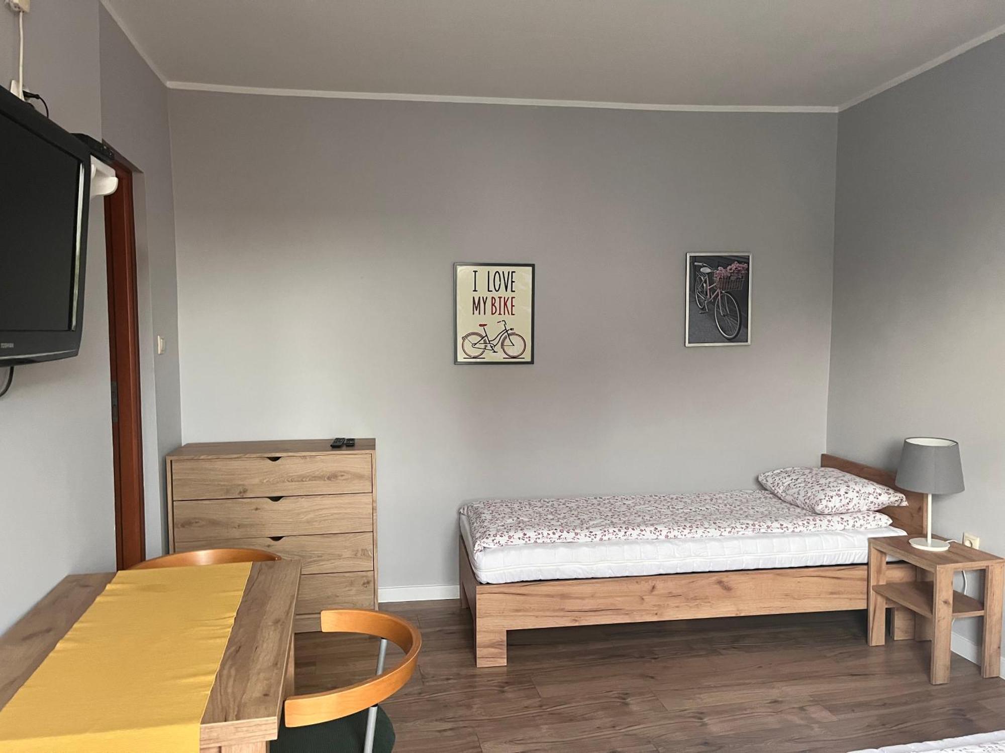 Pokoje Goscinne Halina Leba Exterior foto